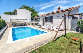 Stunning Home In Marcana